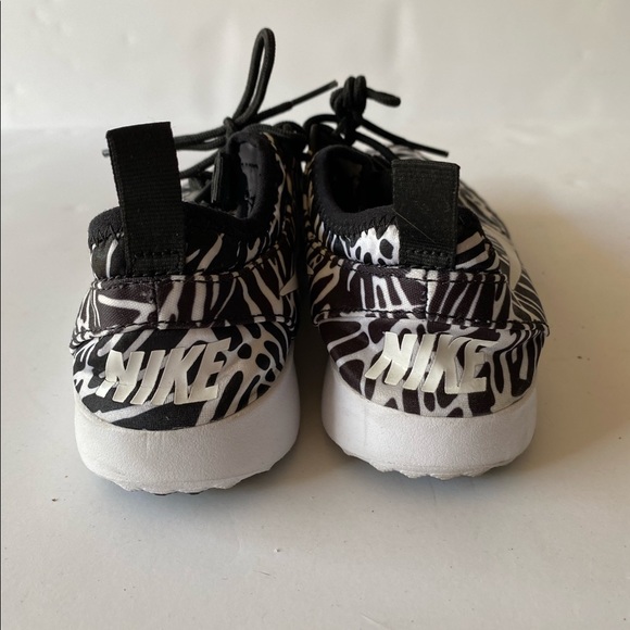 RARE NIKE Womens Zebra Print Sportswear Shoe 5.5 - Picture 5 of 6
